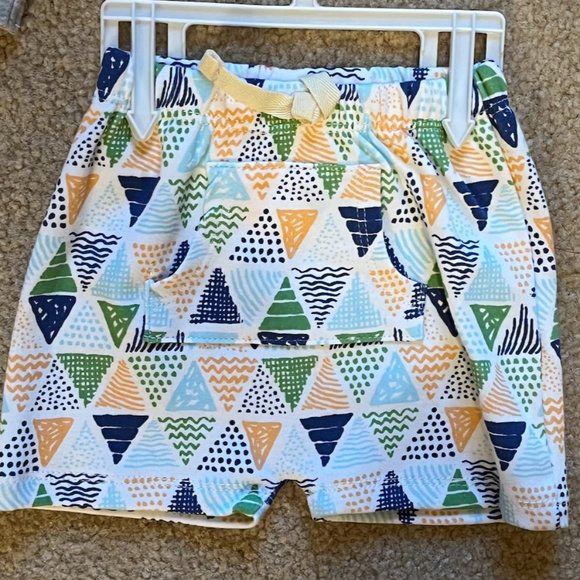 NWT 6-9mo Leo & Luna boy 2-piece outfit, gray long sleeve top & shorts - Picture 3 of 7